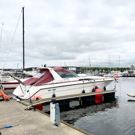 Exclusive Boat In Pirita Harbour Ботель Таллин