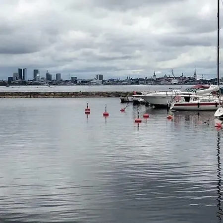 Ботель Exclusive Boat In Pirita Harbour *